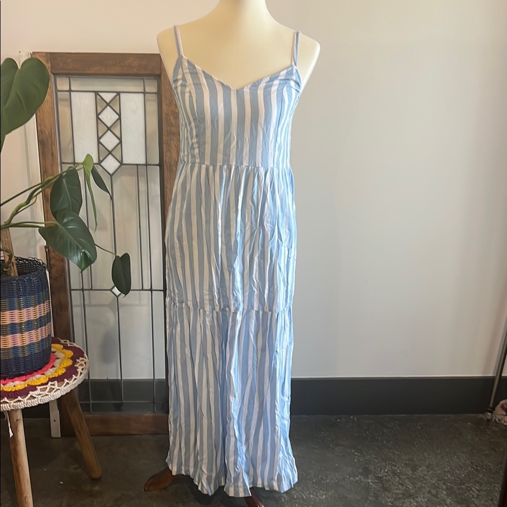 Old Navy Cotton/Rayon Maxi w/ Pockets Blue and White Striped